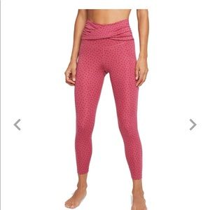 NWT. Nike Yoga 7/8 Pant.